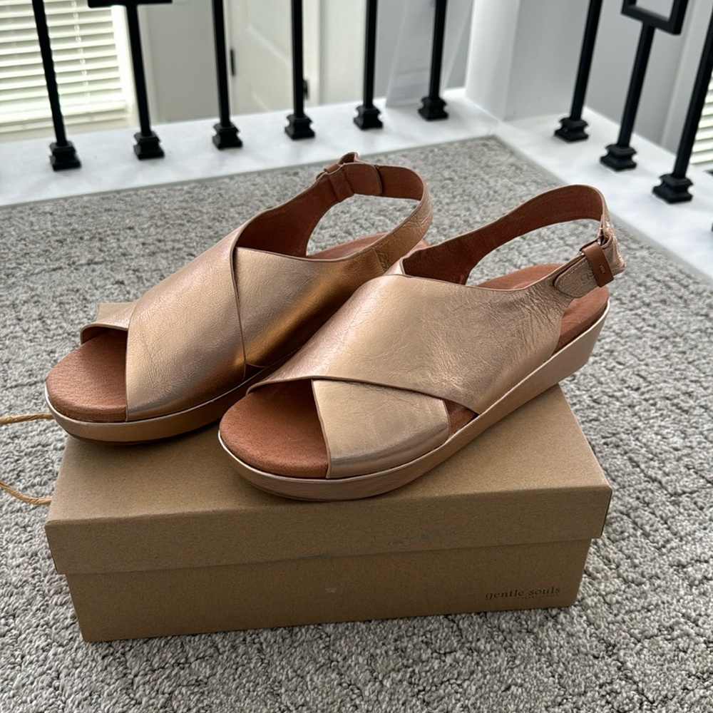 kenneth cole rose gold sandals
